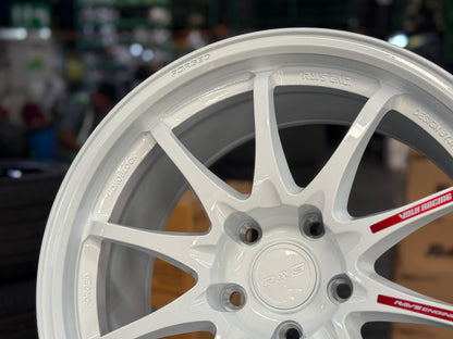 New 18x9.5 ET44 AOW CE28 Club Racer CB64.1 Rim (4 wheel) White 5x120