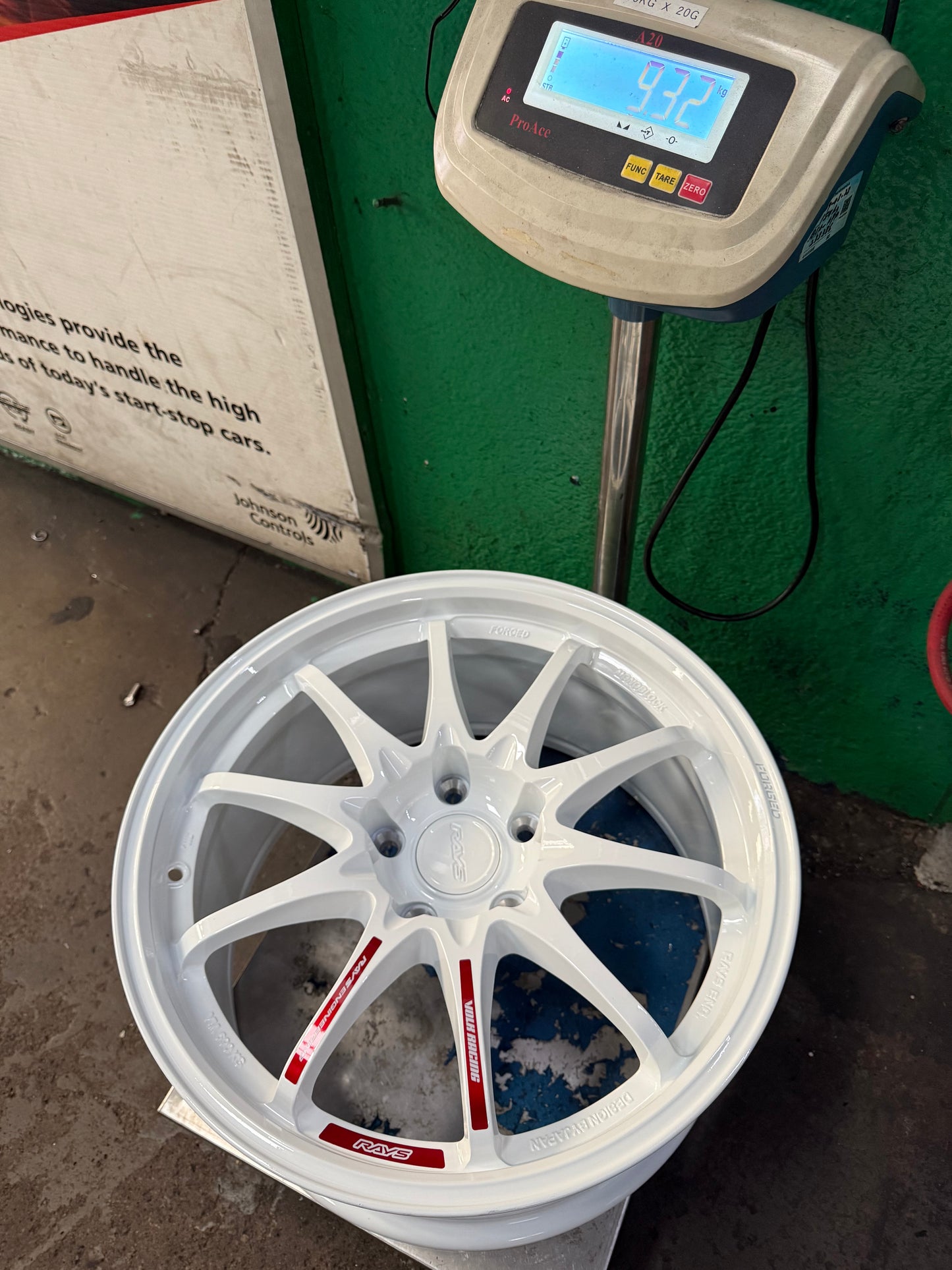 New 18x9.5 ET44 AOW CE28 Club Racer CB64.1 Rim (4 wheel) White 5x120