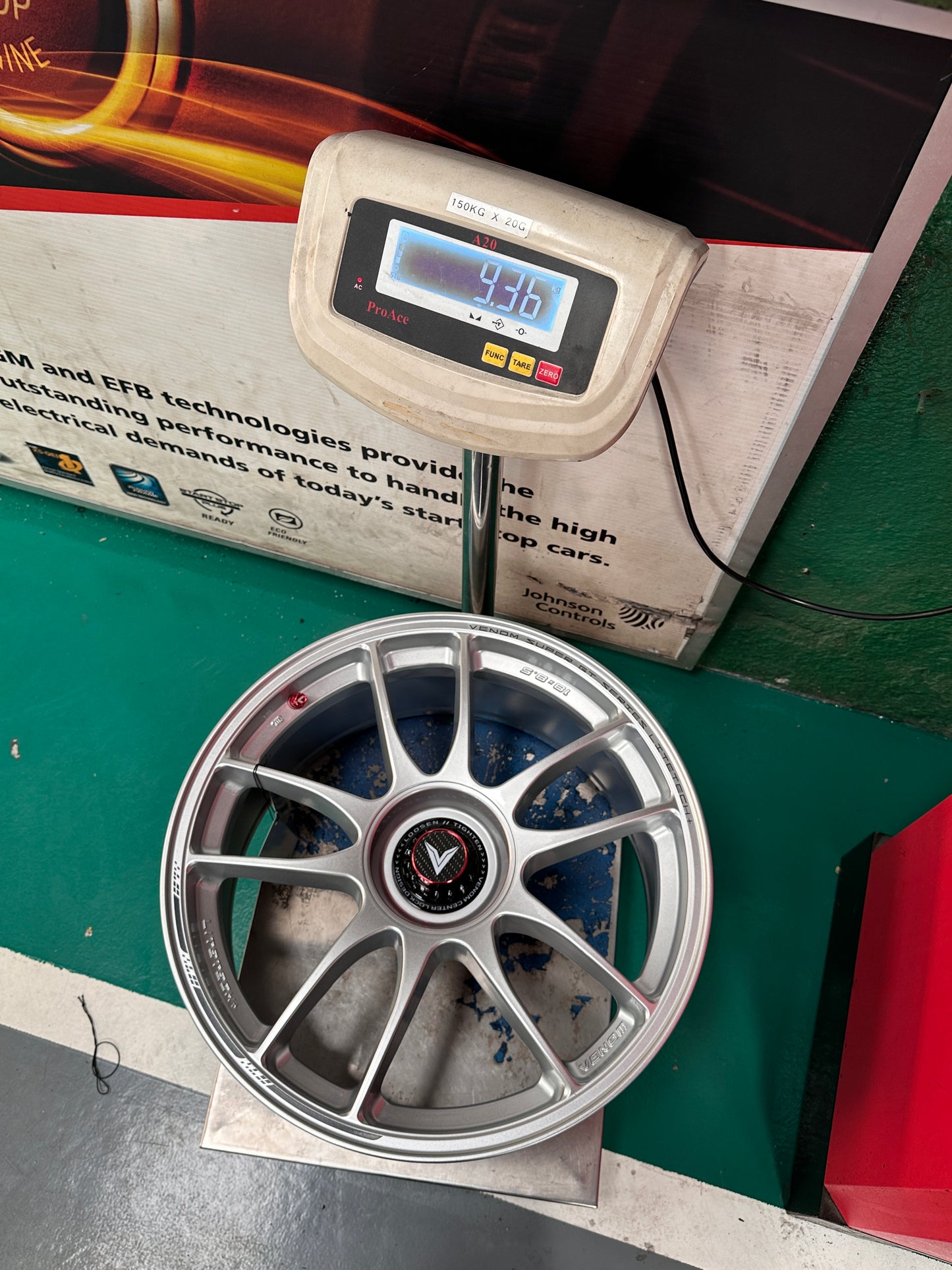 NEW 18x8.5 ET35 Lenso VNK (4 wheel) 5X114.3 Silver