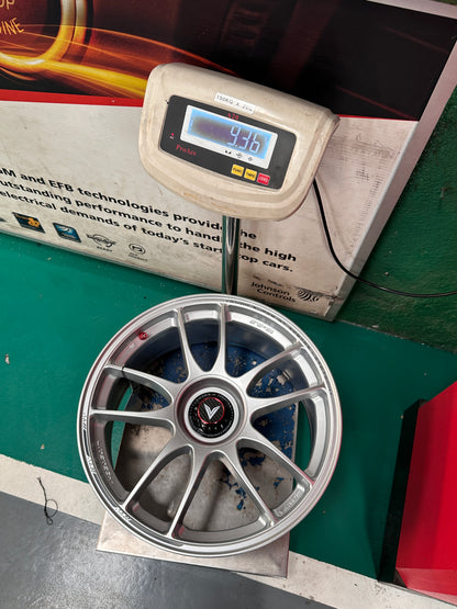 NEW 18x8.5 ET35 Lenso VNK (4 wheel) 5X114.3 Silver