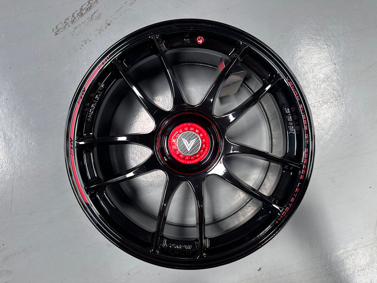 NEW 18x8.5 ET35 Lenso VNK (4 wheel) 5X114.3 Black Red