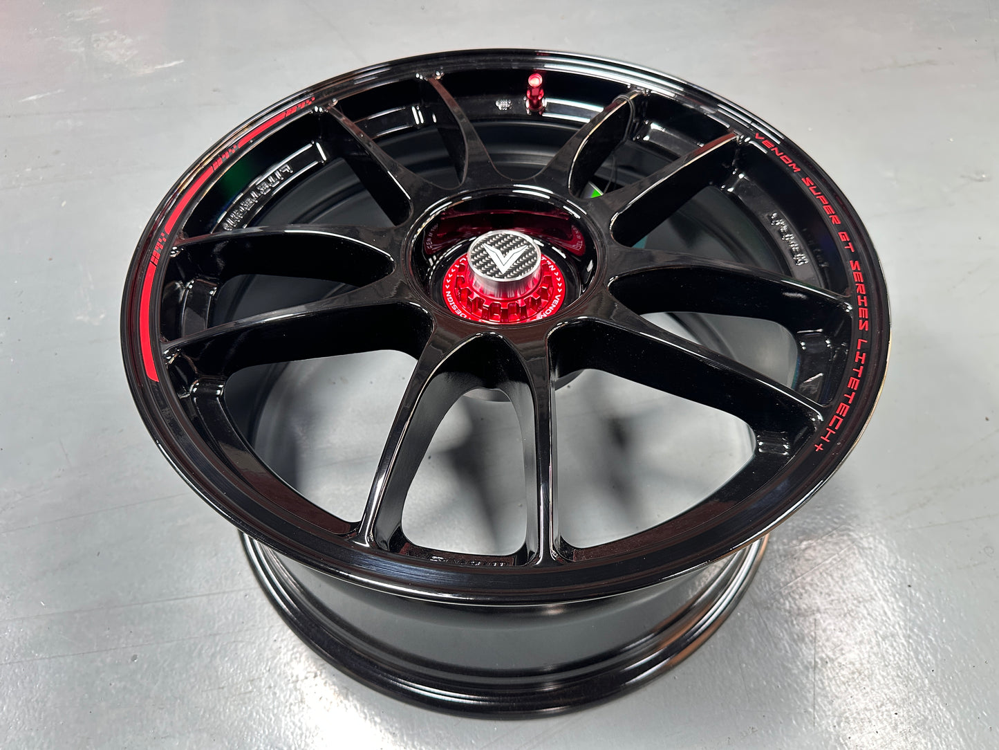 NEW 18x8.5 ET35 Lenso VNK (4 wheel) 5X114.3 Black Red