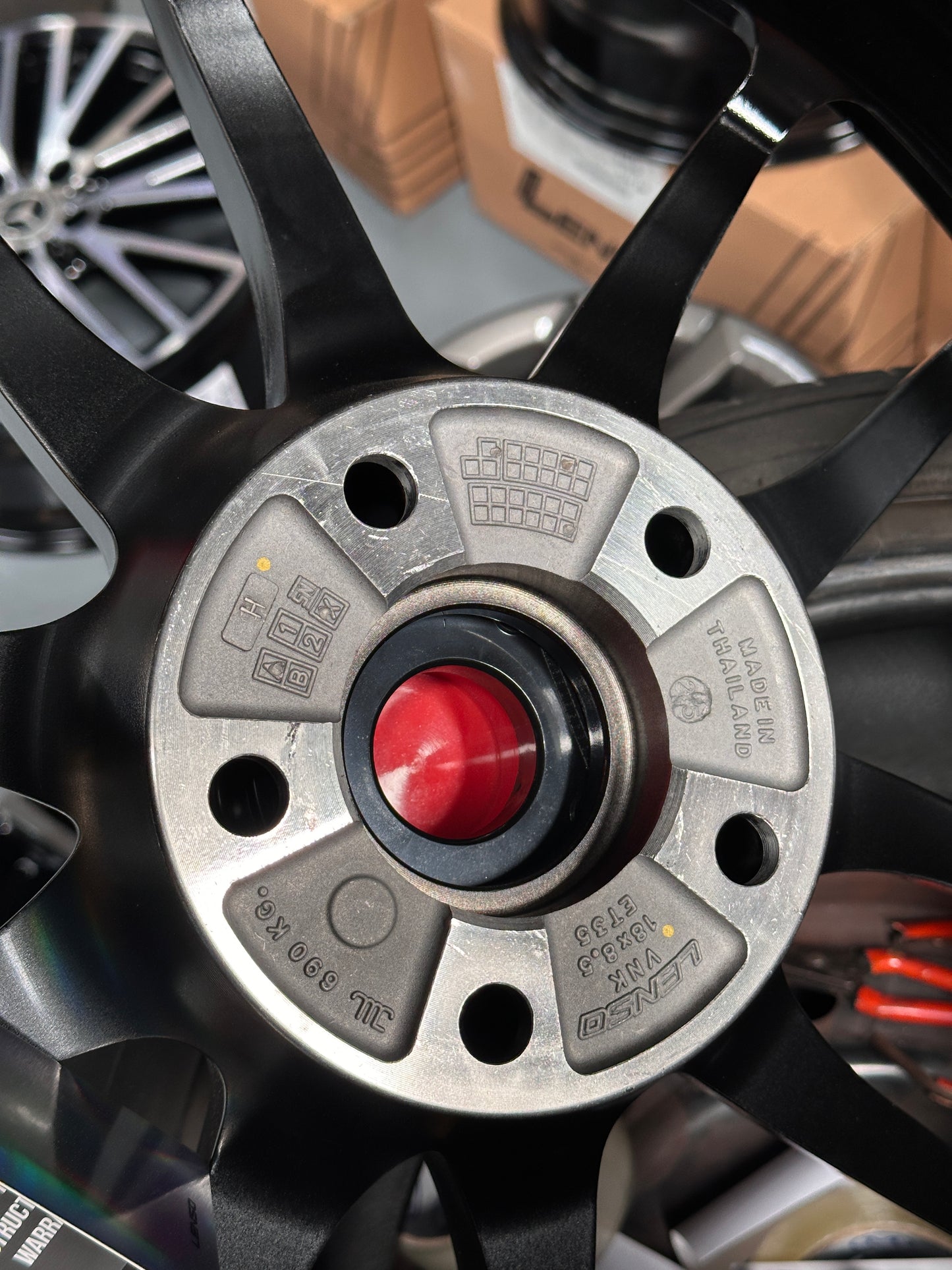 NEW 18x8.5 ET35 Lenso VNK (4 wheel) 5X114.3 Black Red