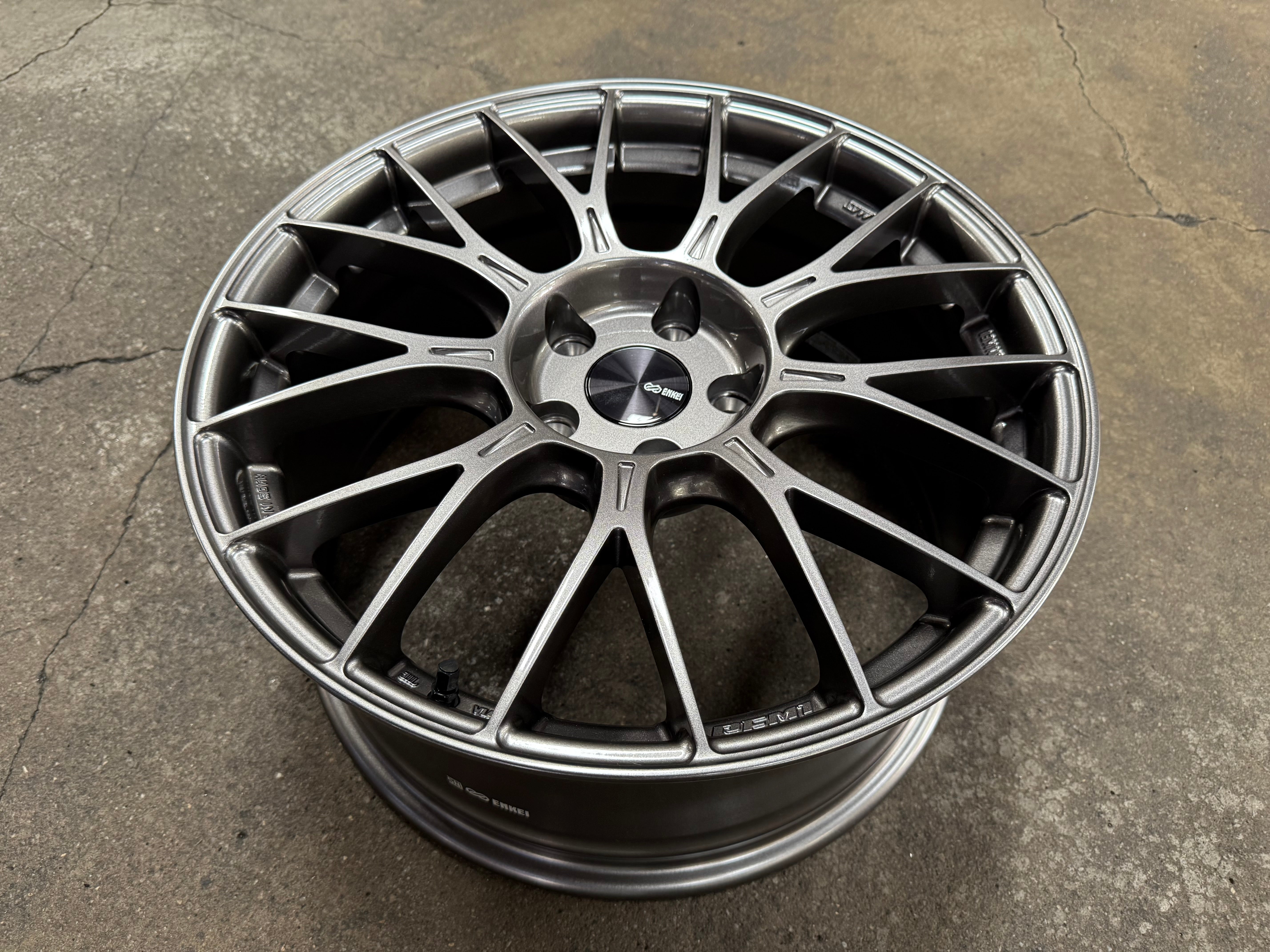 New 18x8.5 ET45 ENKEI Racing PFM1 Japan Rim (4 wheel) Dark Silver