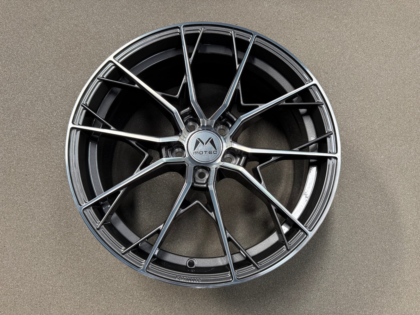 New 19x8.5 ET43 Motec MCR7 Rim (4 wheel) Gun Metal Polished 5x112