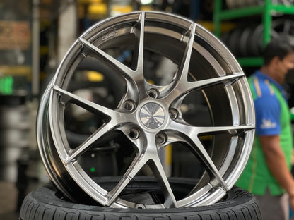 NEW 18X8.5 ET42 Lenso Jager Dyna Rim (4 wheel) Hyper silver 5X112