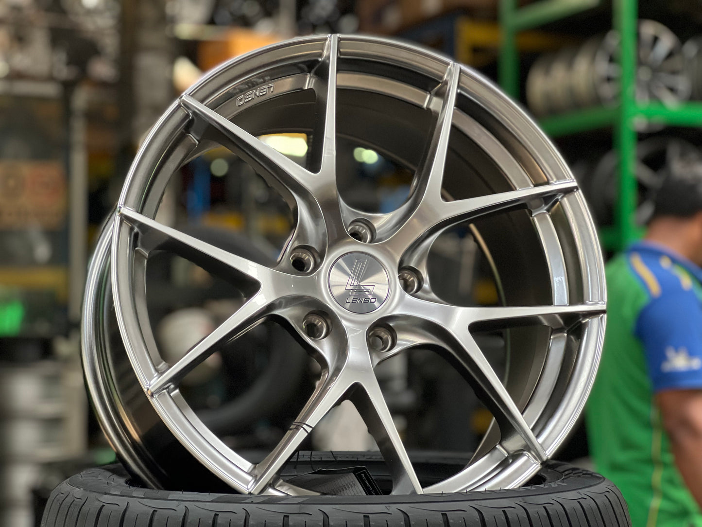 NEW 18X8.5 ET42 Lenso Jager Dyna Rim (4 wheel) Hyper silver 5X112