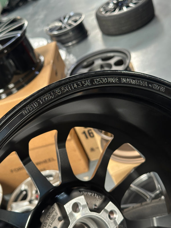 New 17x8 ET35 Konig Hypergram (4 wheel) 5x114.3 Black