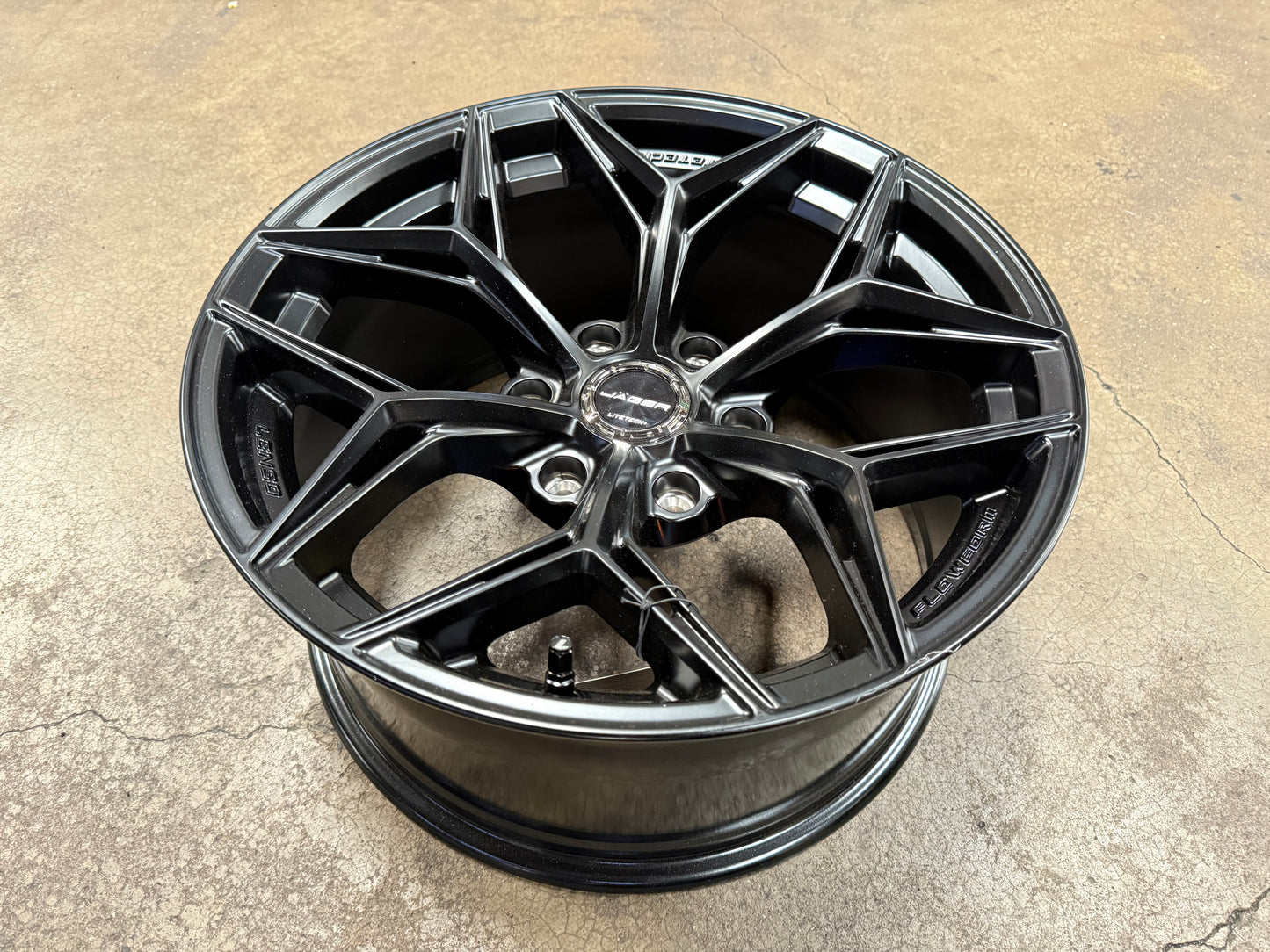 New 18x9 ET15 Lenso Blaze Rim (4 wheel) Black 6x139.7