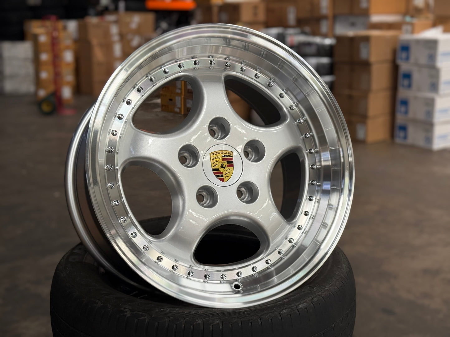 [Bundle] New 18x9.5 ET50 Porsche Carrera (2 wheels) Classic Silver 5x130