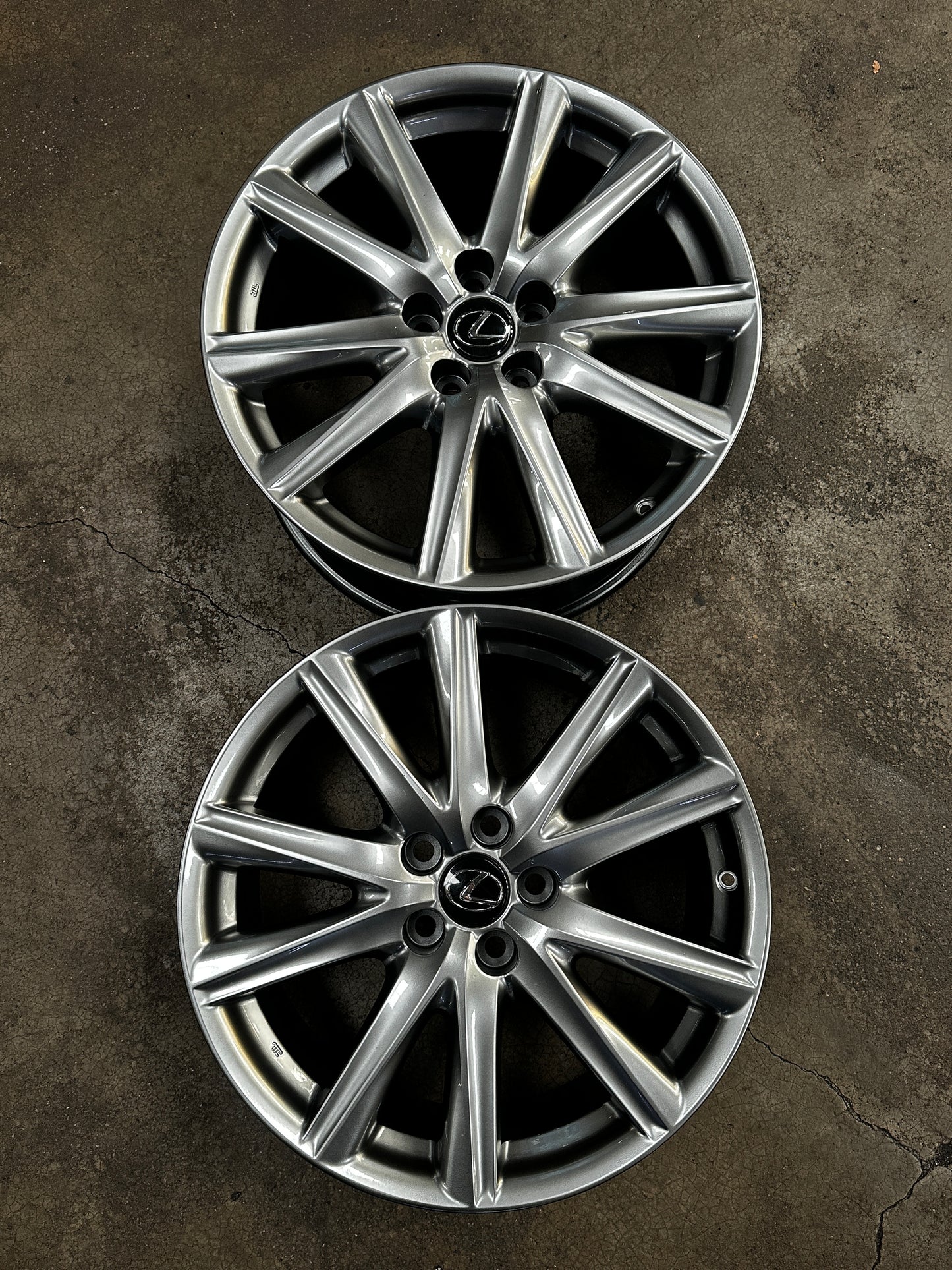 Used Original 19 inch Lexus GS 5x114.3 rim 19x8 ET45 19x9 ET50 (4 Wheels)