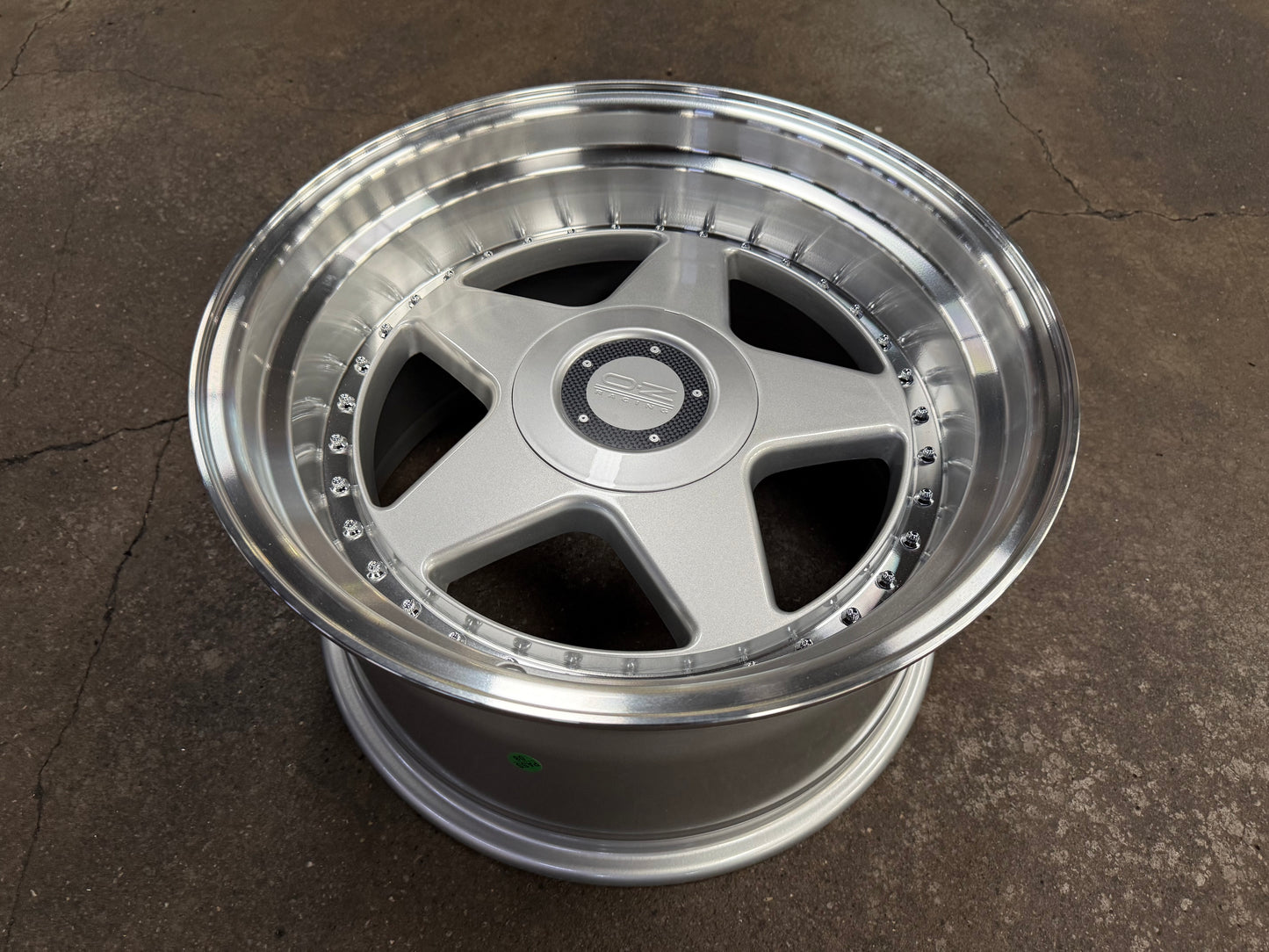 New 17X8.5 ET15 17X9.5 ET20 OZ Futura (4 wheel) Silver 5X112