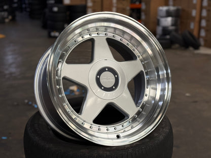 New 17X8.5 ET15 17X9.5 ET20 OZ Futura (4 wheel) Silver 5X112
