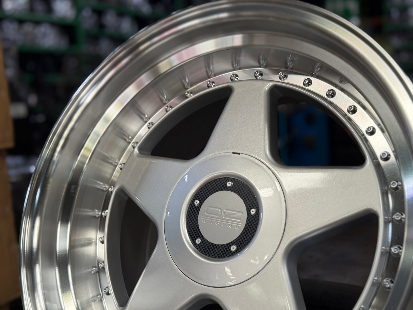 New 17X8.5 ET15 17X9.5 ET20 OZ Futura (4 wheel) Silver 5X112