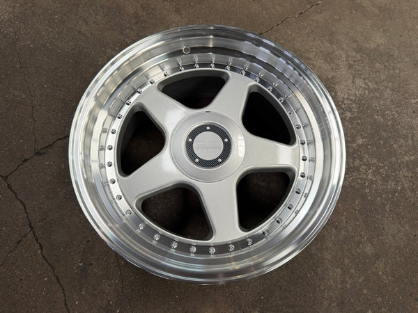 New 18x8 ET10 18X9.5 ET20 OZ Futura Classic (4 wheels) Silver 5X112