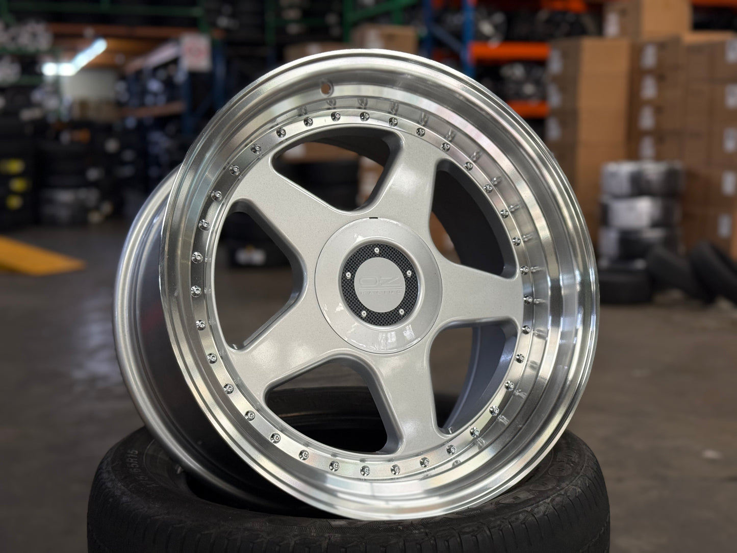 [Bundle] New 18x8 ET10 OZ Futura Classic (2 wheels) Silver 5X120