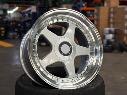 New 18x8 ET10 18X9.5 ET20 OZ Futura Classic (4 wheels) Silver 5X112