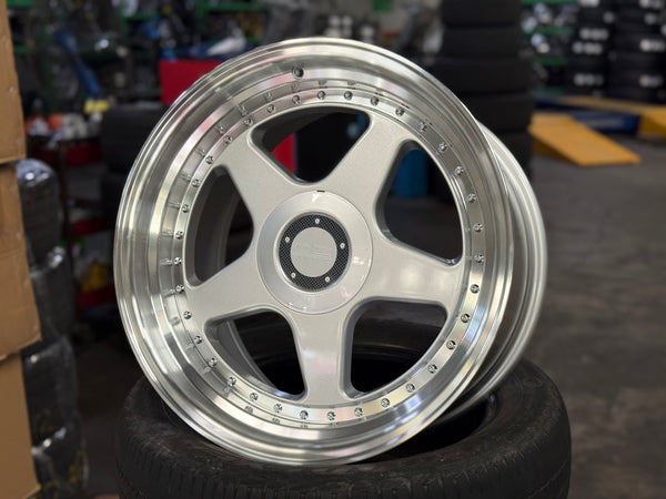 New 18x8 ET10 18X9.5 ET20 OZ Futura Classic (4 wheels) Silver 5X112