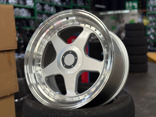New 18x8 ET10 18X9.5 ET20 OZ Futura Classic (4 wheels) Silver 5X112