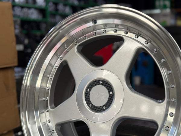 New 18x8 ET10 18X9.5 ET20 OZ Futura Classic (4 wheels) Silver 5X112