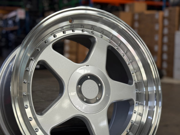 New 18x8 ET10 18X9.5 ET20 OZ Futura Classic (4 wheels) Silver 5X112