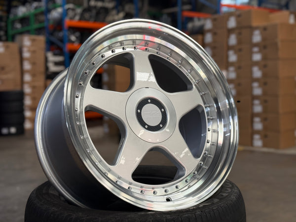 New 18X9.5 ET35 OZ Futura Classic Design Rim (4 wheel) Gloss Silver 5X114.3