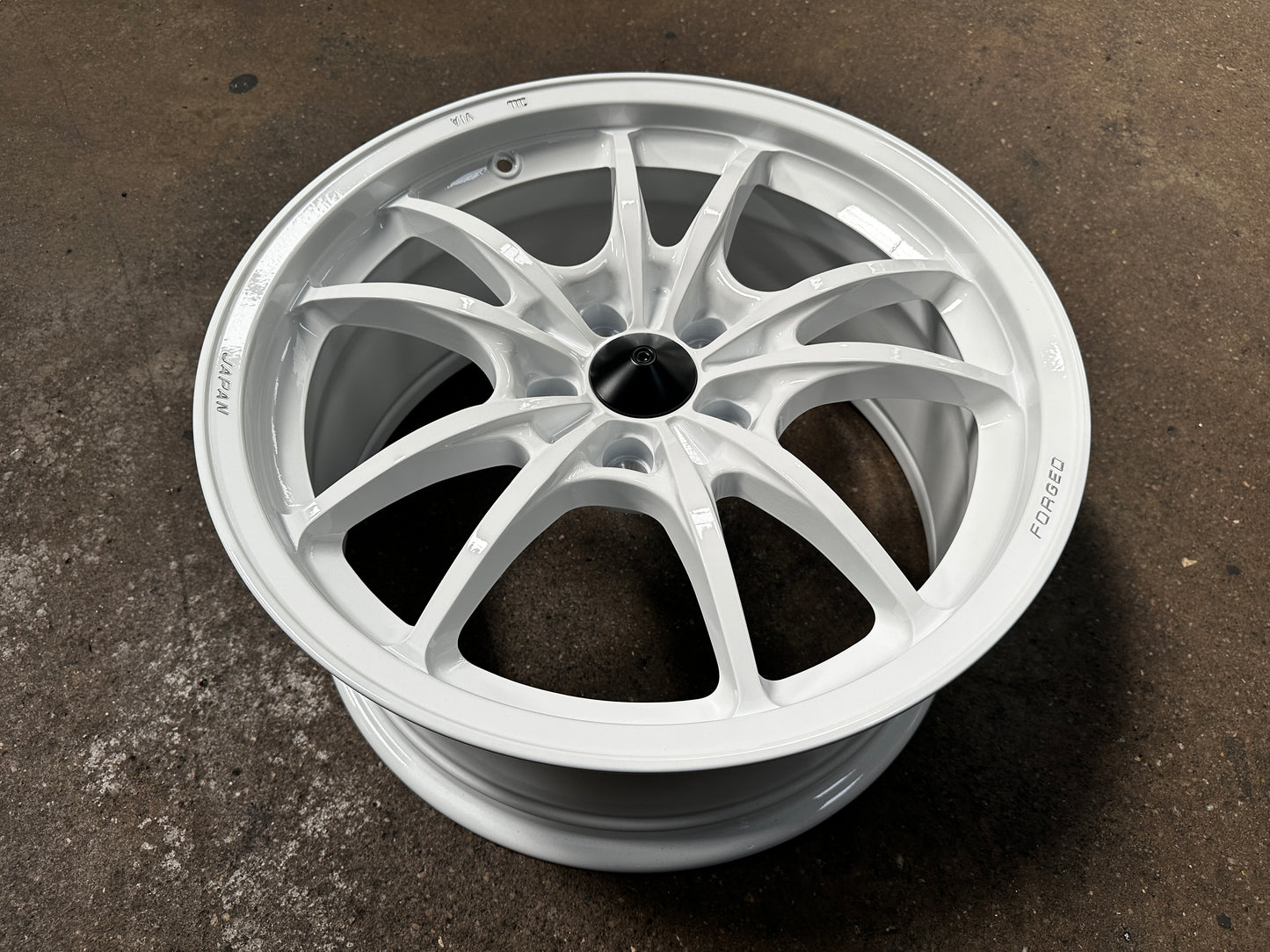 NEW 18X8.5 ET35 AOW MF10 Flow Formed Rim (4 Wheels) White 5X112