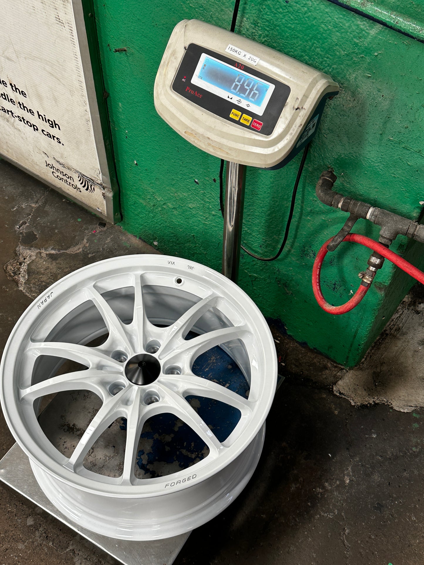 NEW 18X8.5 ET35 AOW MF10 Flow Formed Rim (4 Wheels) White 5X112