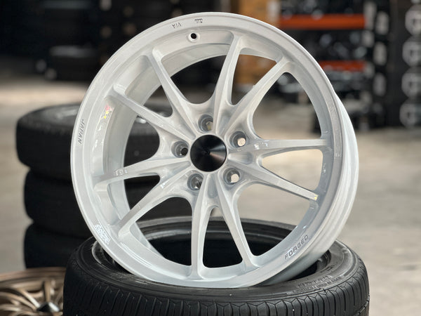 NEW 18X8.5 ET35 AOW MF10 Flow Formed Rim (4 Wheels) White 5X114.3