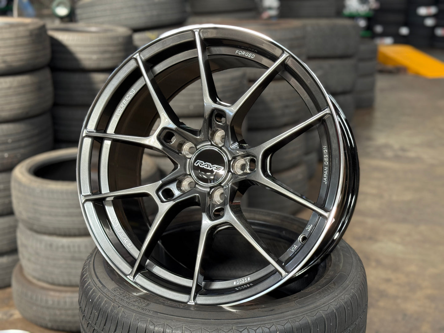 NEW 18X8.5 ET35 AOW G025 Flow Formed Rim (4 Wheel) Hyper Dark 5X112
