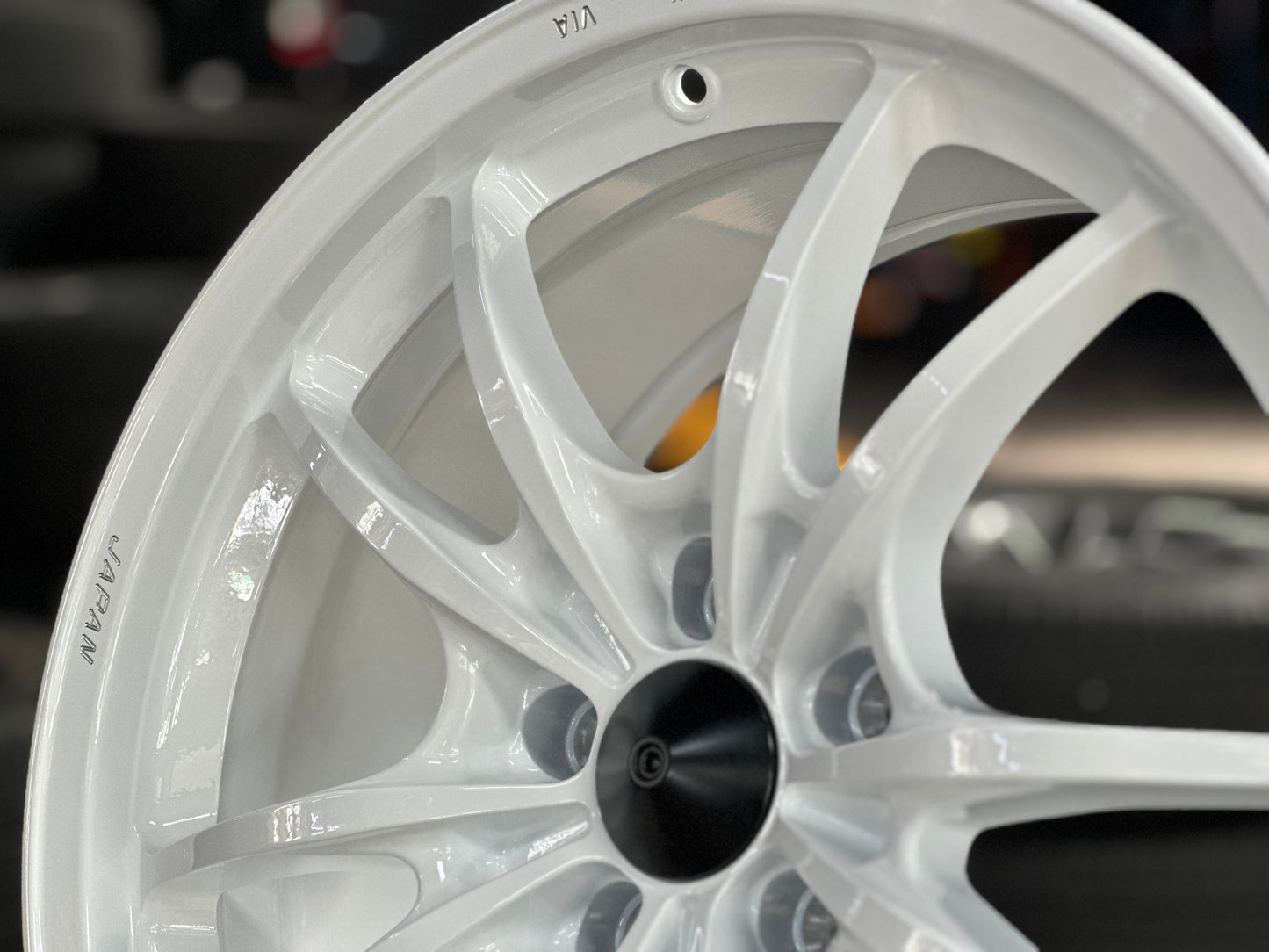 NEW 18X8.5 ET35 AOW MF10 Flow Formed Rim (4 Wheels) White 5X112