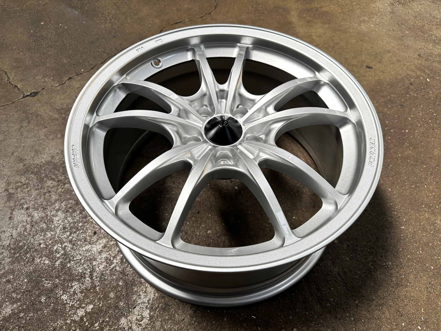 NEW 18X8.5 ET35 AOW MF10 Flow Formed Rim (4 Wheels) Silver 5X114.3