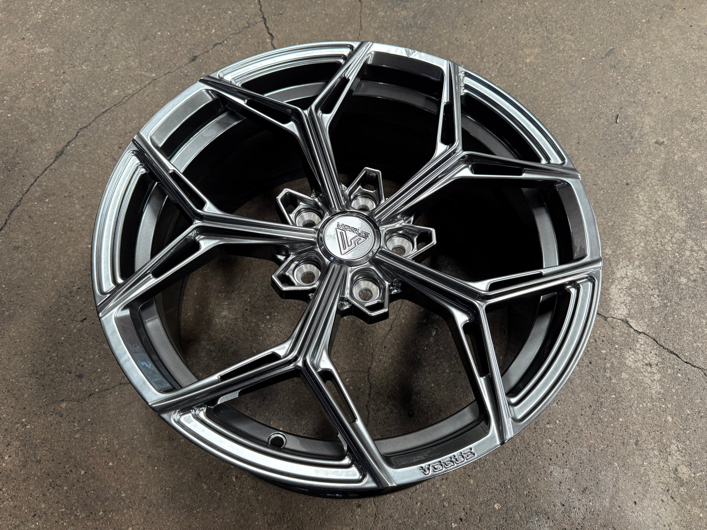 New 18x8.5 ET40 Vogue Wheel F12 Rim (4 wheel) Hyper Dark 5x114.3