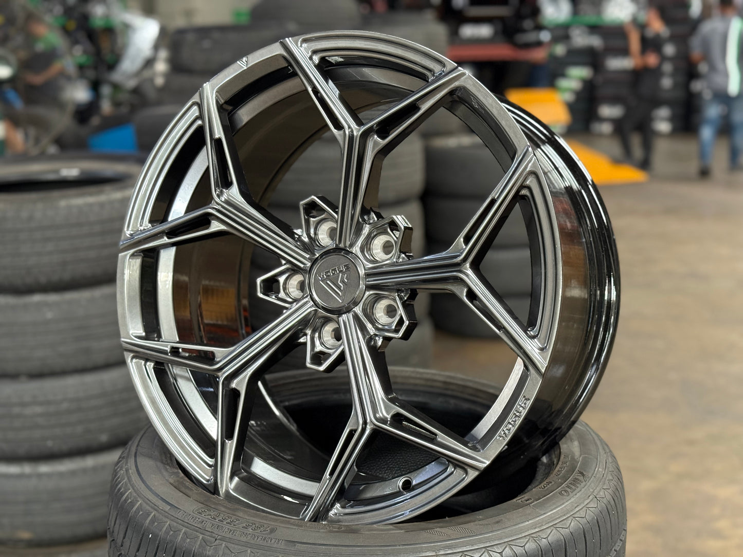 New 18x8.5 ET40 Vogue Wheel F12 Rim (4 wheel) Hyper Dark 5x114.3