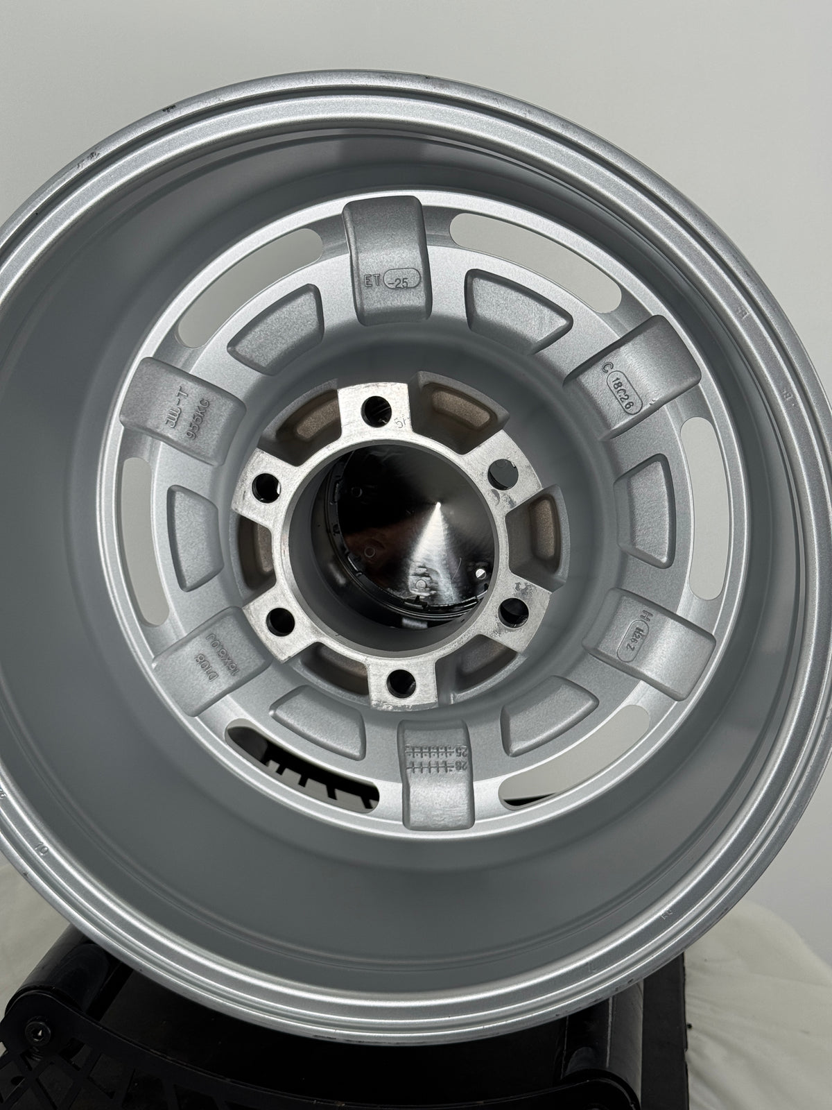 New 16X8 ET-25 Dean Cross Country Rim (4 wheel) Gloss Silver 6X139.7