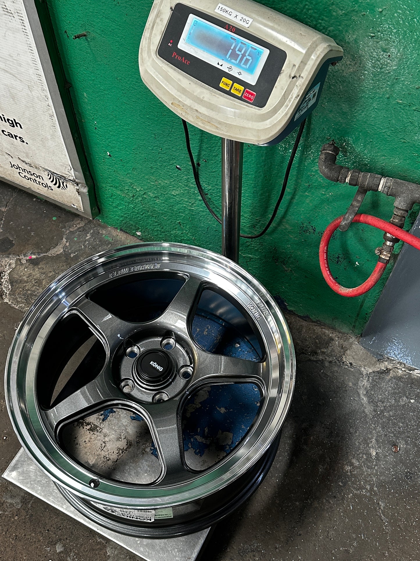 New 18x8.5 ET43 Konig Hyperspec Rim (4 wheel) Gunmetal Polished Lips 5x114.3