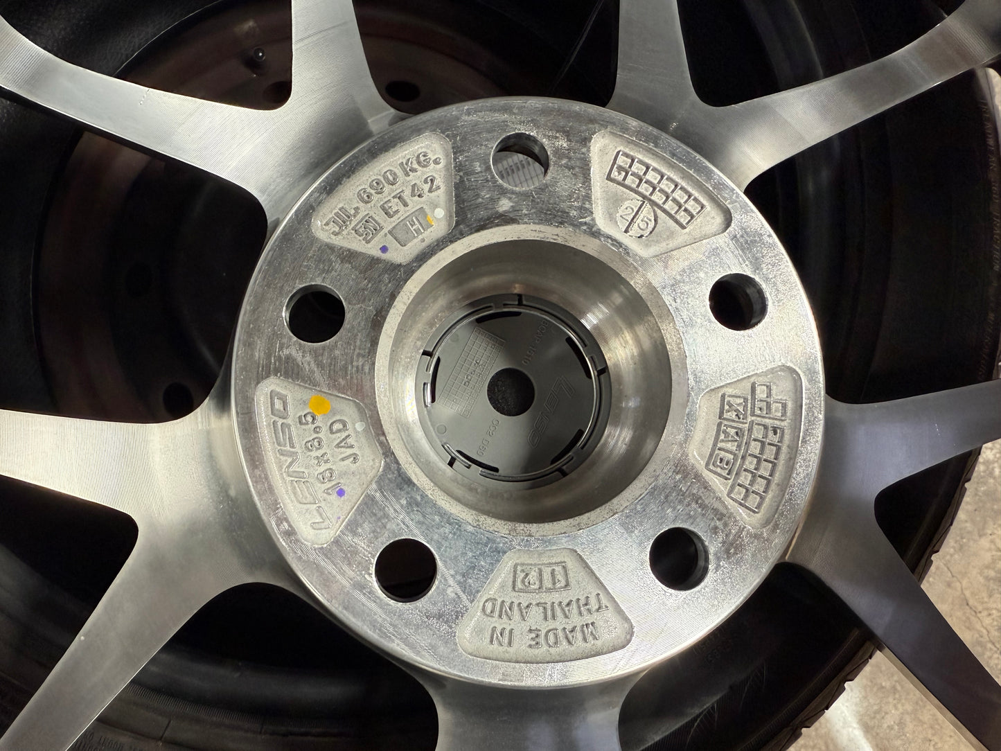 New 18x8.5 ET42 Lenso Jager Dyna Rim (4 wheel) High Gloss Polish 5x114.3
