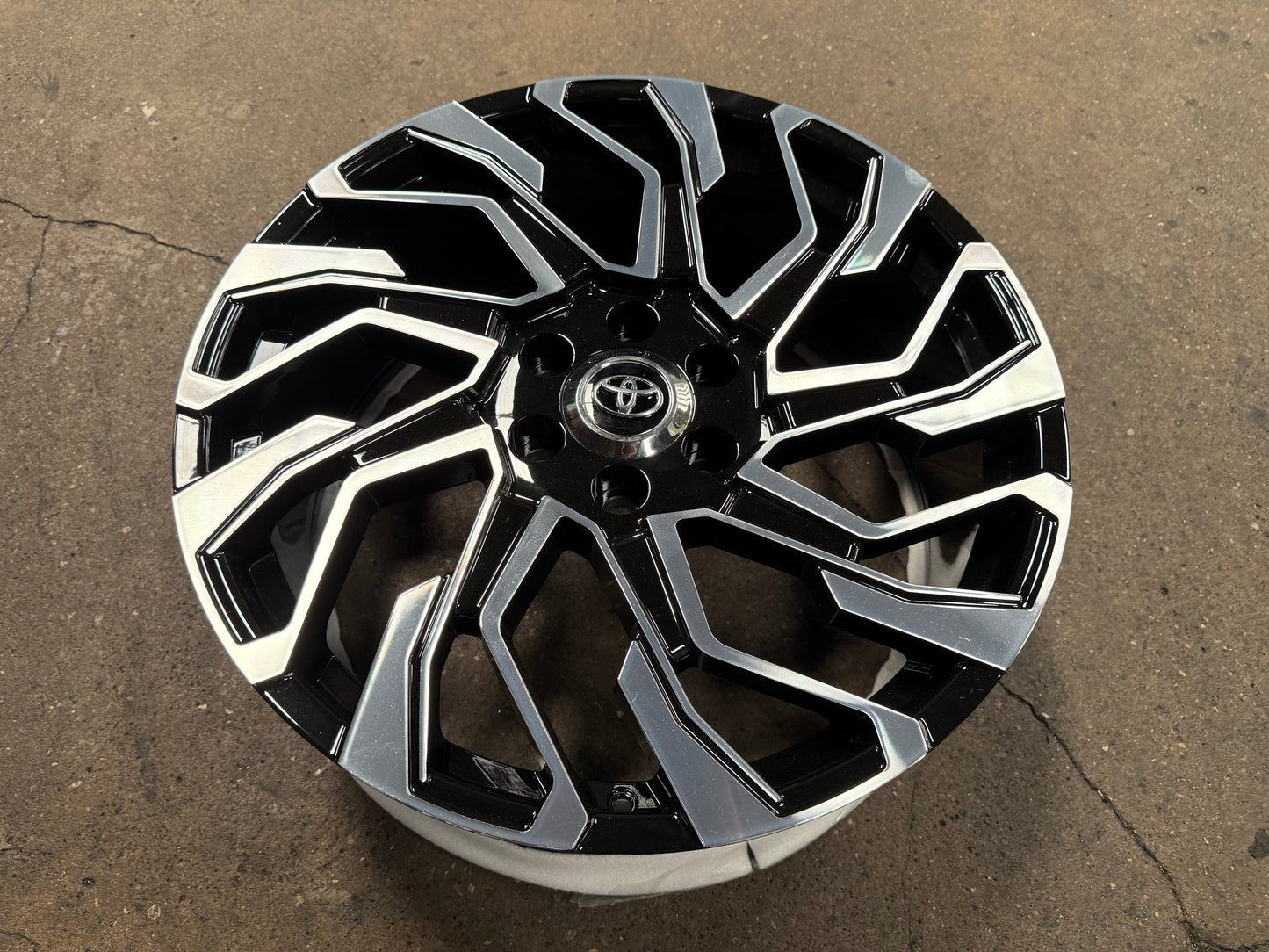 New 22x9 ET45 Overdrive Forged Rim Toyota Land Cruiser LC300 (4 wheel) Gloss Black Machined Face+R 6x139.7