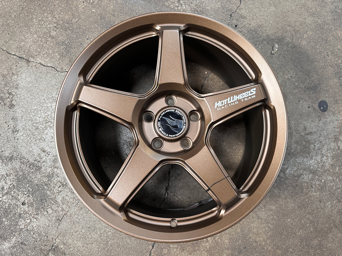 New 18x8 ET42 Hotwheels HW01 Flow Formed Rim Racing Bronze 5x112