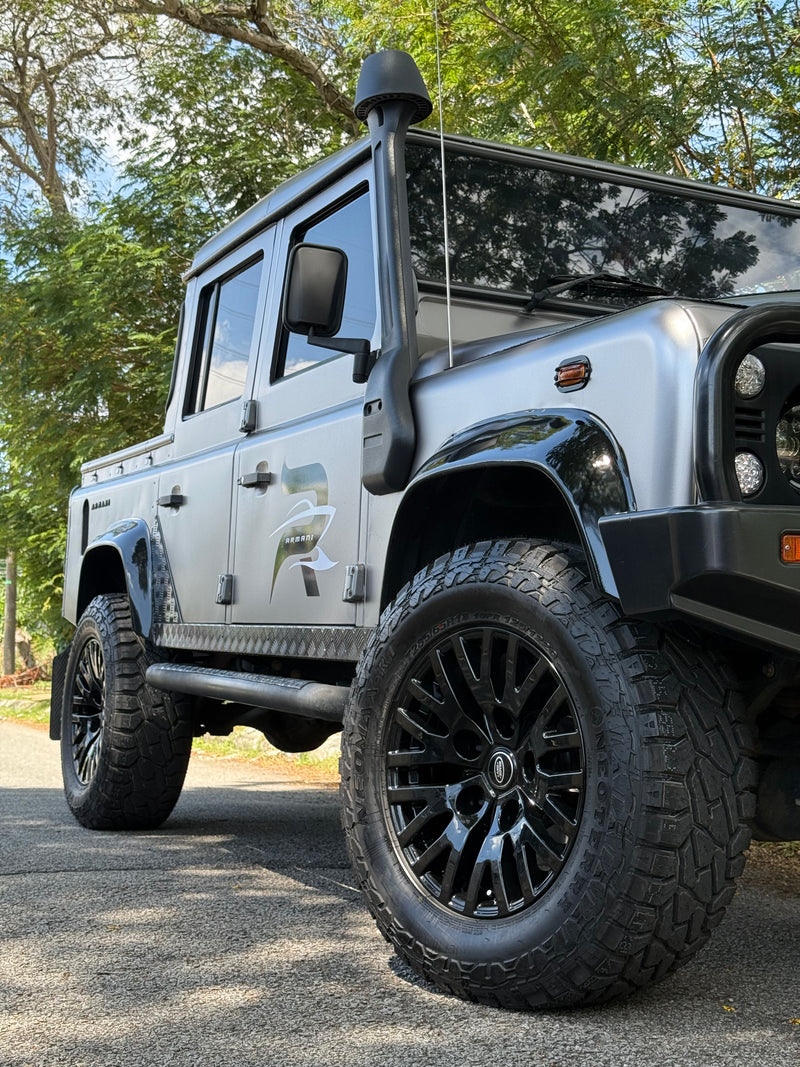 New 18X9 ET0 Land Rover Defender Kahn Design Rim (5 wheel) Gloss Black 5X165