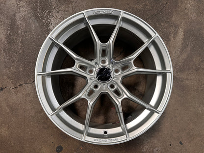 NEW 18X8.5 ET44 Hotwheels HW02 Flow Formed Rim Diamond Silver 5X114.3
