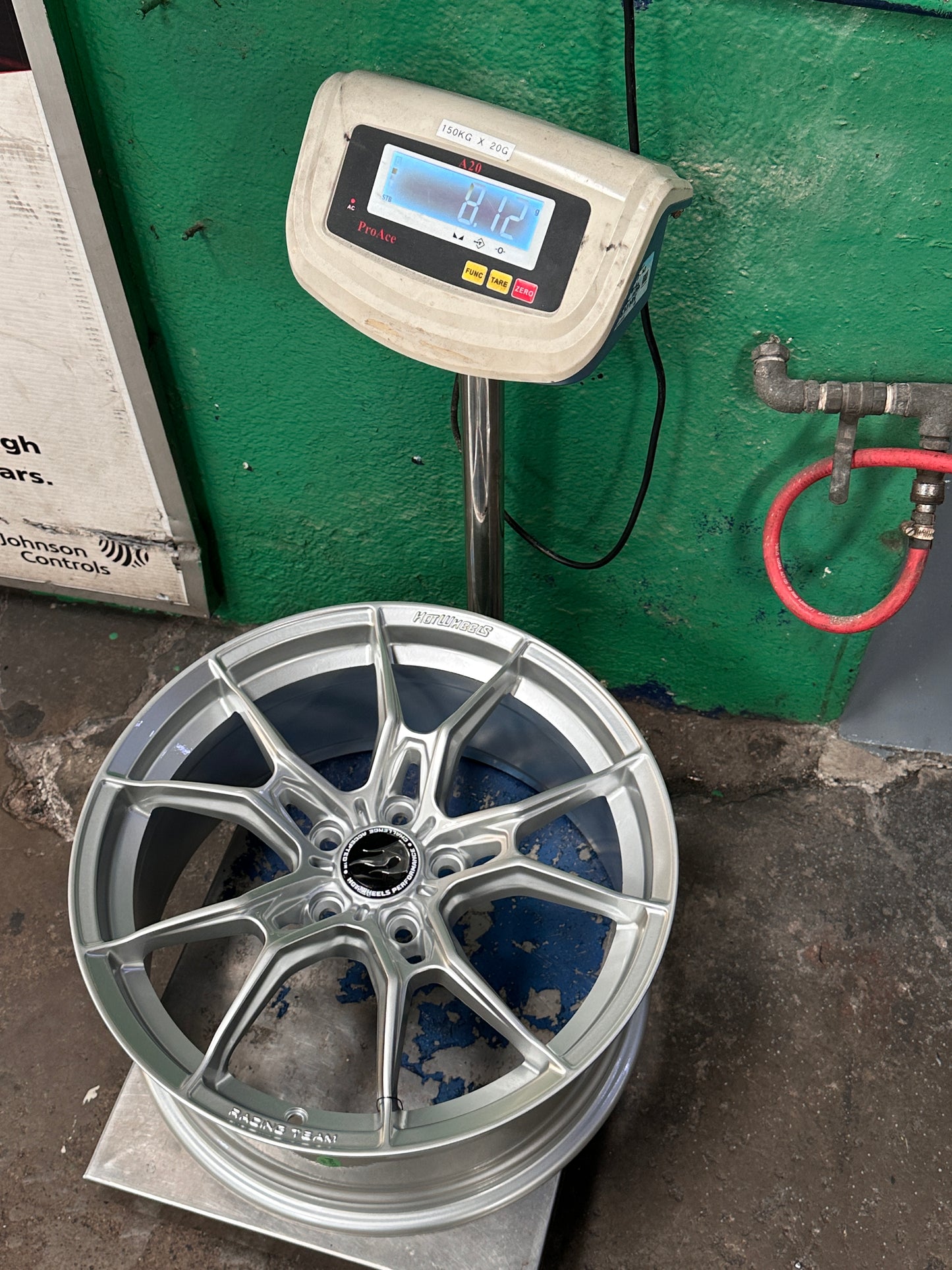 NEW 18X8.5 ET44 Hotwheels HW02 Flow Formed Rim Diamond Silver 5X114.3