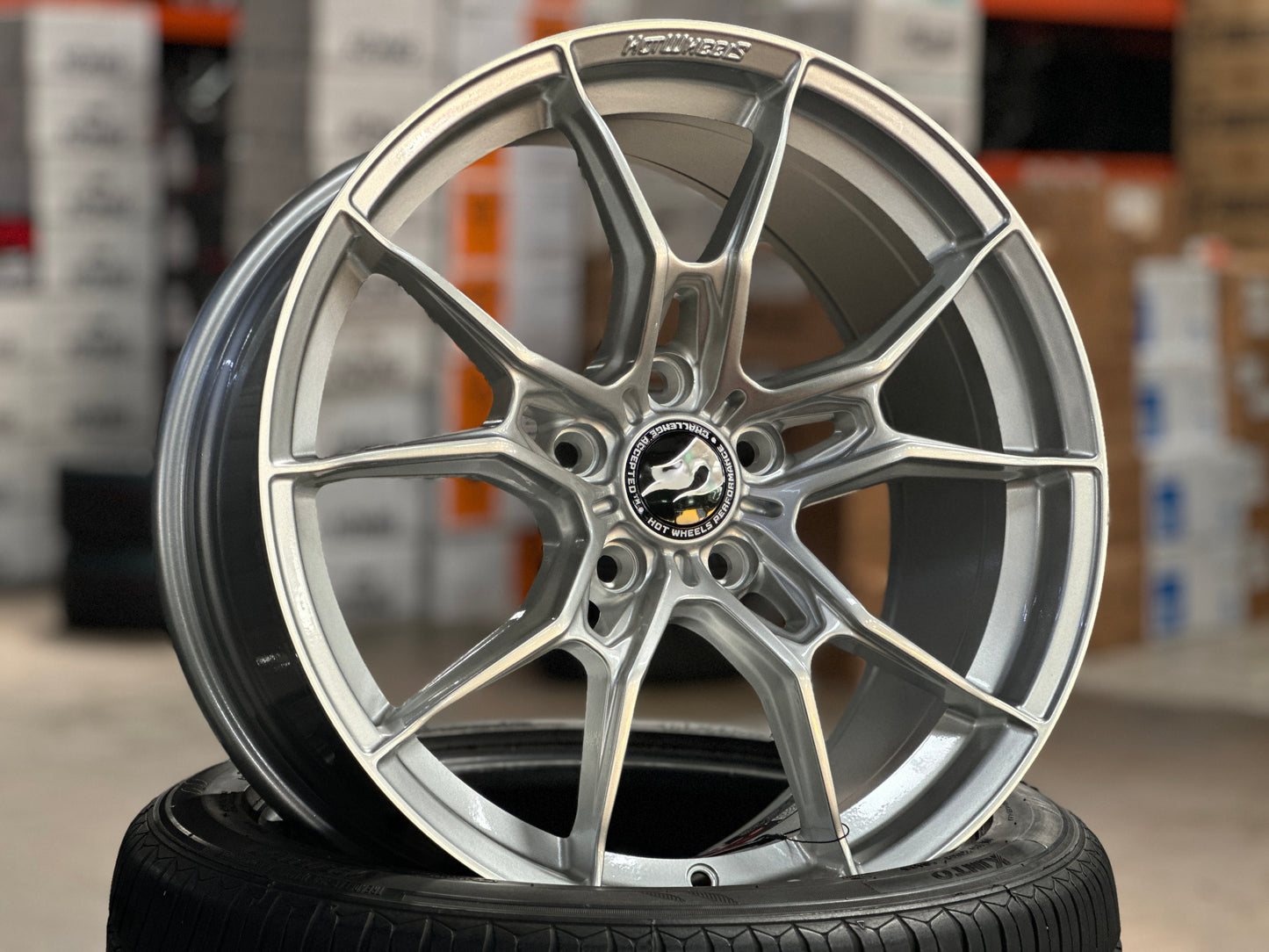 NEW 18X8.5 ET44 Hotwheels HW02 Flow Formed Rim Diamond Silver 5X114.3