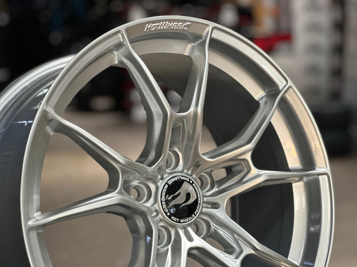 NEW 18X8.5 ET44 Hotwheels HW02 Flow Formed Rim Diamond Silver 5X114.3