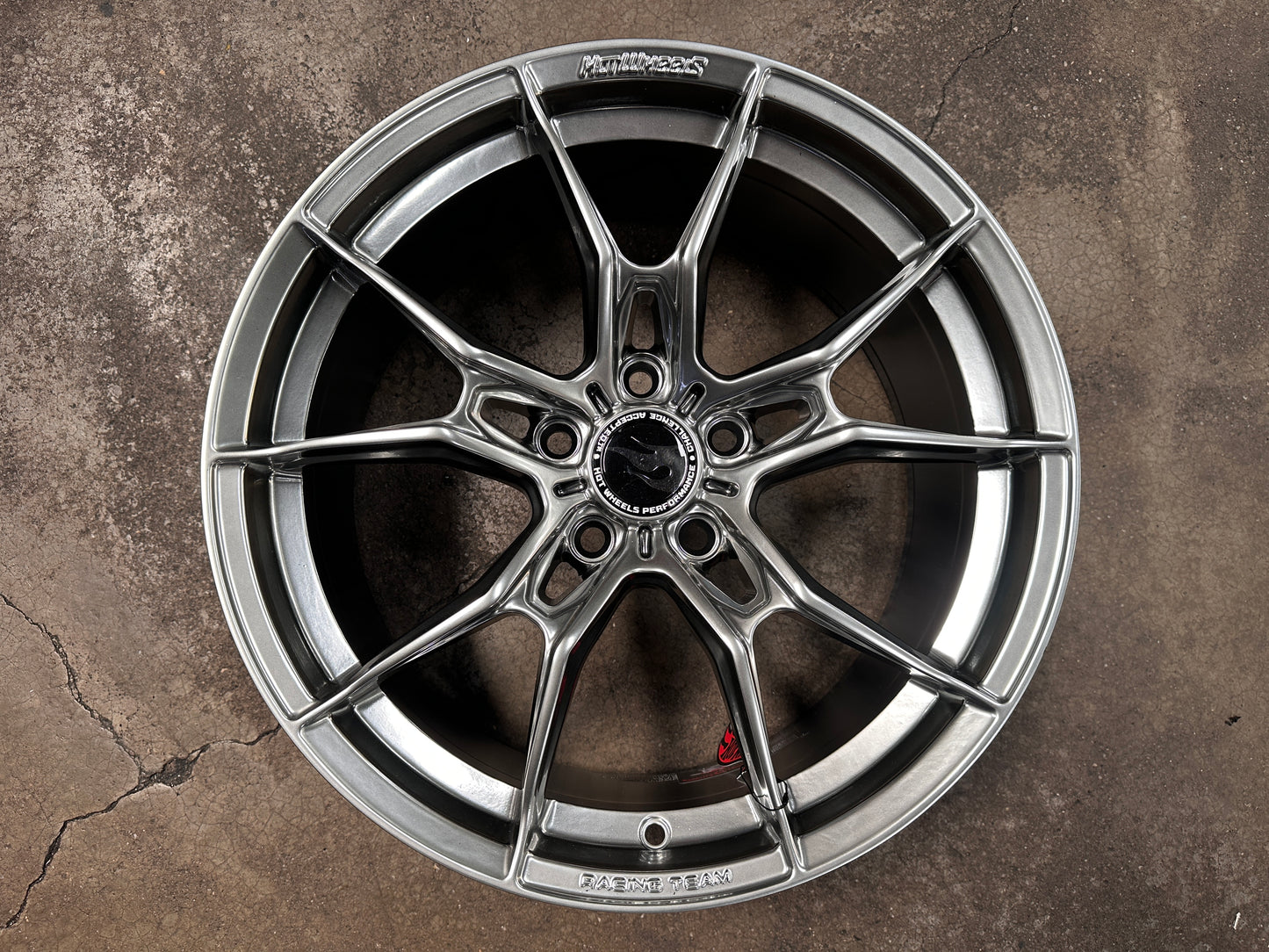 NEW 18X8.5 ET44 Hotwheels HW02 Flow Formed Rim Diamond Black 5X112