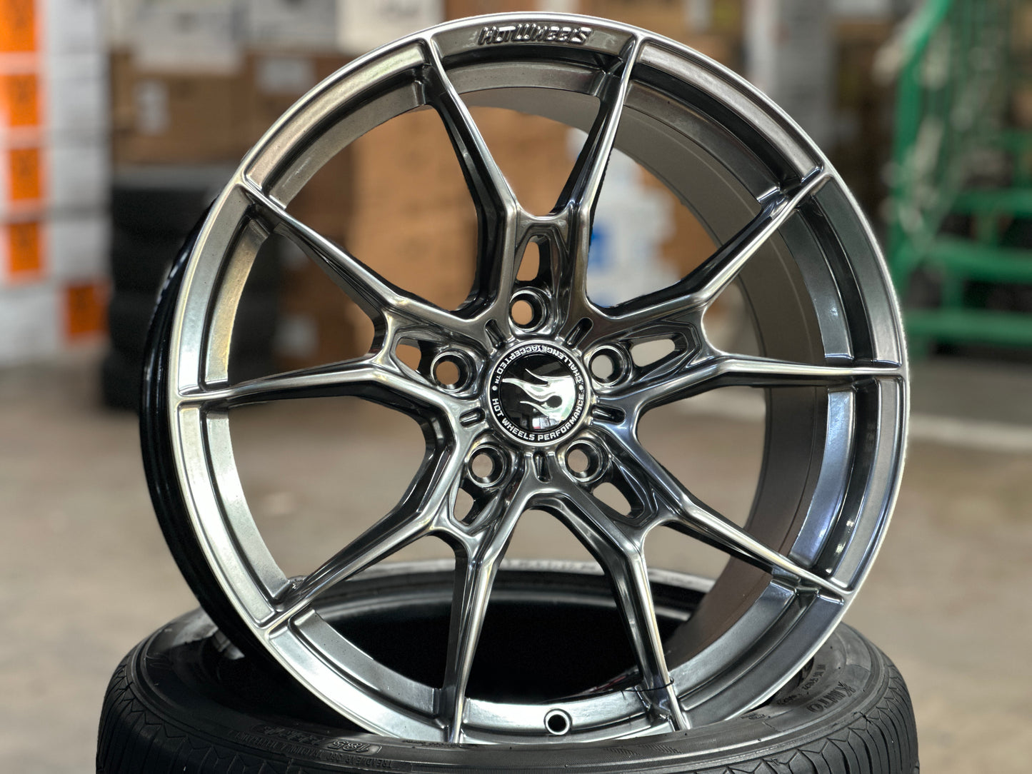 NEW 18X8.5 ET44 Hotwheels HW02 Flow Formed Rim Diamond Silver 5X114.3