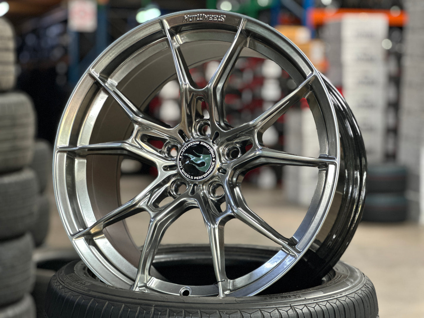 NEW 18X8.5 ET44 Hotwheels HW02 Flow Formed Rim Diamond Black 5X112