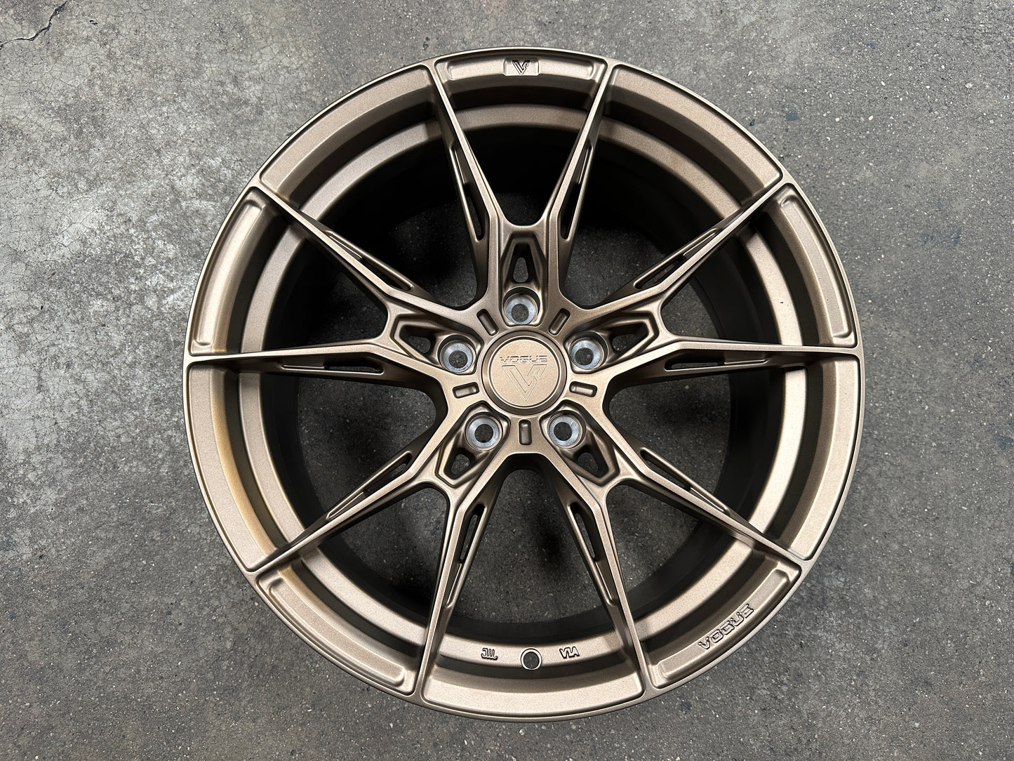 NEW 18X8.5 ET35 Vogue Wheel F22 Rim (4 wheel) Bronze 5X114.3
