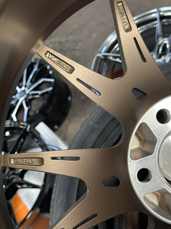 New 18x8.5 ET35 Vogue Wheel F22 Rim (4 wheel) Bronze 5x114.3