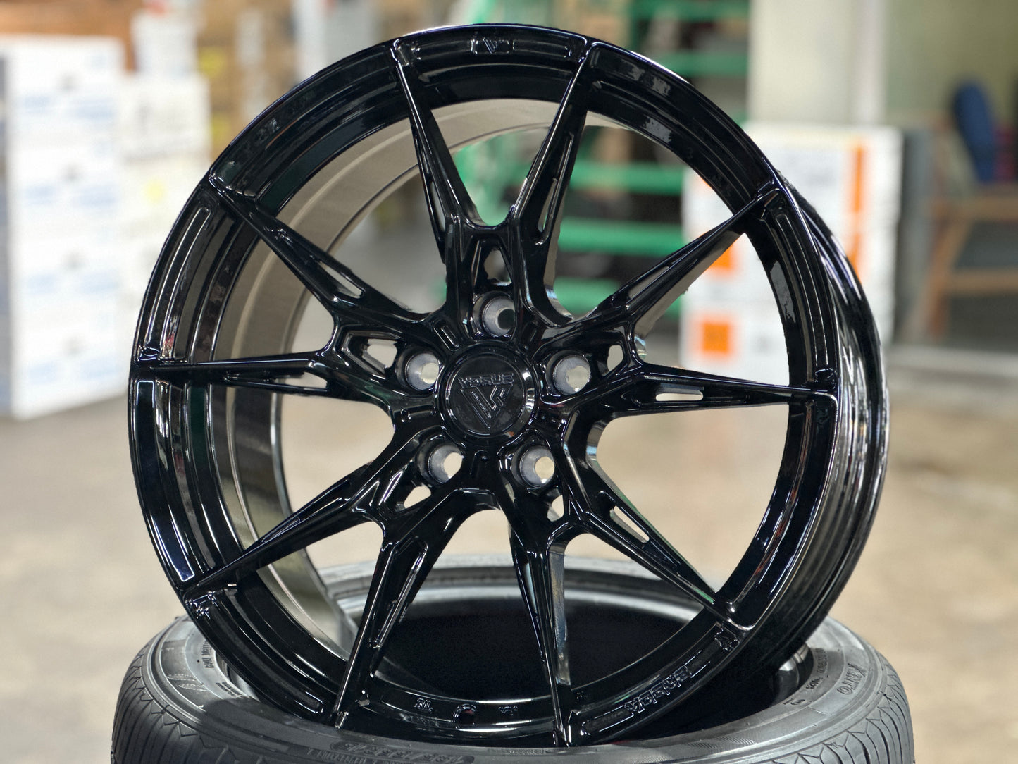 NEW 18X8.5 ET35 Vogue F22 Rim (4 wheel) Gloss Black 5X114.3